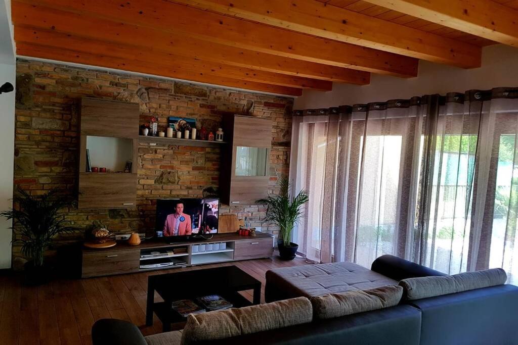 Lovely House In The Most Peacefull Place Of Градо Екстериор снимка
