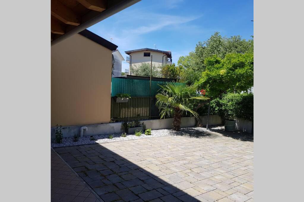 Lovely House In The Most Peacefull Place Of Градо Екстериор снимка